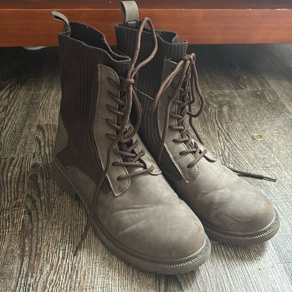 Brown lace up combat hiker wanted boots size 7